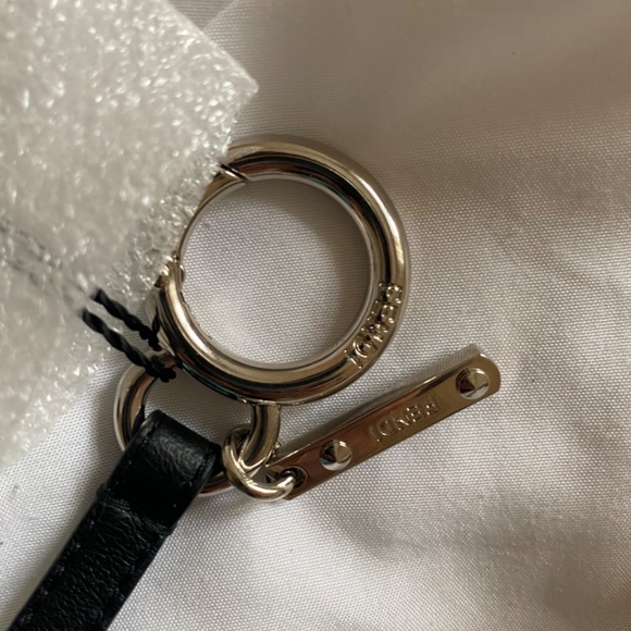 Fendi purse accessory Pom Pom - Picture 5 of 9